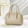 Este verano explota el estilo popular y de moda elegante portátil pequeño bolso cuadrado coreano estilo de nicho bolsa crossbody details Picture
